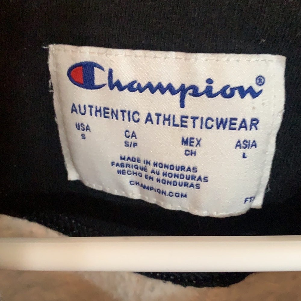 Champion Sweatshirt - Picture 2 of 3